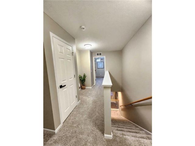 1240 County Road D #3, Maplewood, MN 55109