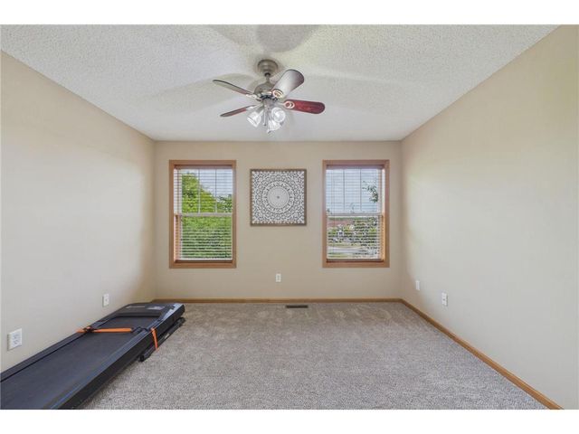 1240 County Road D #3, Maplewood, MN 55109
