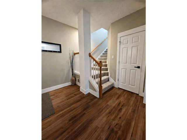 1240 County Road D #3, Maplewood, MN 55109