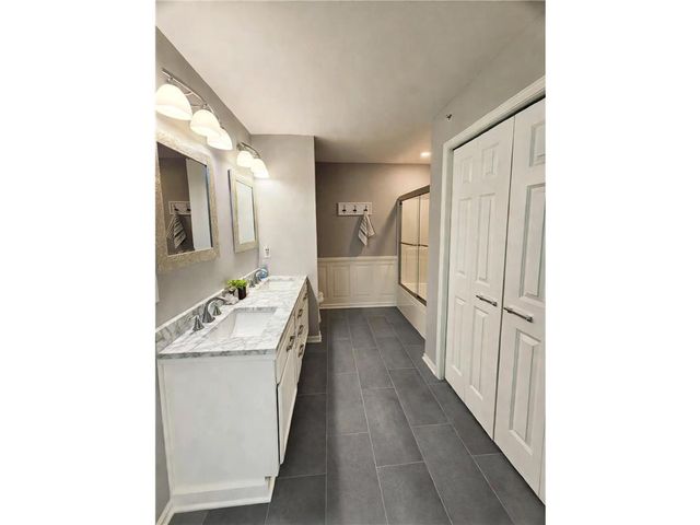 1240 County Road D #3, Maplewood, MN 55109