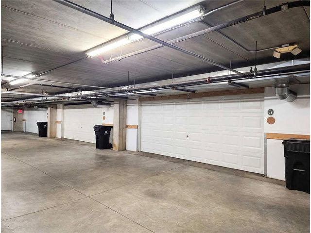 1240 County Road D #3, Maplewood, MN 55109