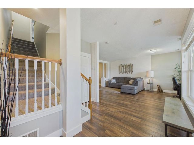 1240 County Road D #3, Maplewood, MN 55109
