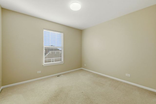 218 Goldenrod Drive 218, Elgin, IL 60124