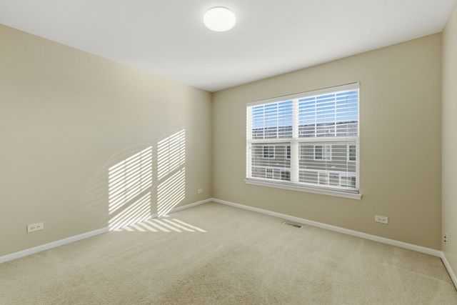 218 Goldenrod Drive 218, Elgin, IL 60124