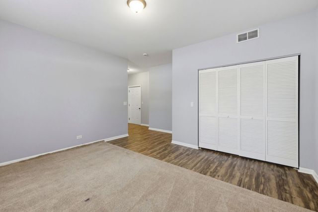 218 Goldenrod Drive 218, Elgin, IL 60124