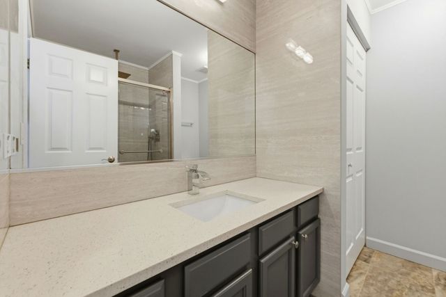 218 Goldenrod Drive 218, Elgin, IL 60124