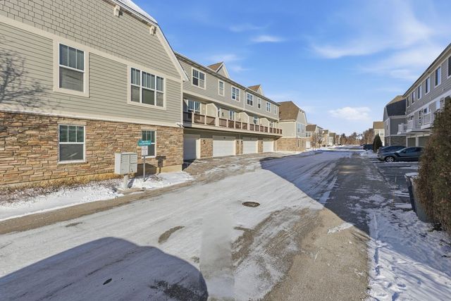 218 Goldenrod Drive 218, Elgin, IL 60124