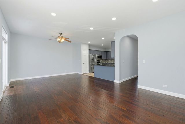 218 Goldenrod Drive 218, Elgin, IL 60124