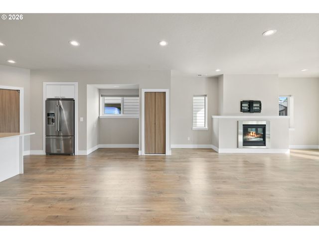 9985 Se ELDERBERRY St, Happy Valley, OR 97086