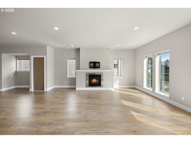 9985 Se ELDERBERRY St, Happy Valley, OR 97086