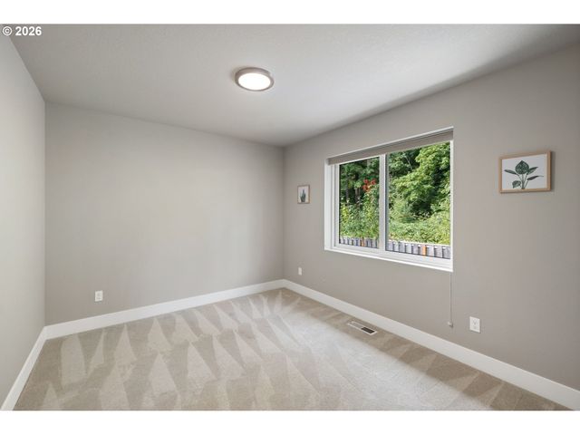 9985 Se ELDERBERRY St, Happy Valley, OR 97086
