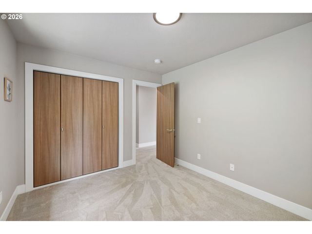 9985 Se ELDERBERRY St, Happy Valley, OR 97086