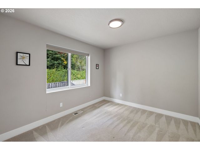 9985 Se ELDERBERRY St, Happy Valley, OR 97086