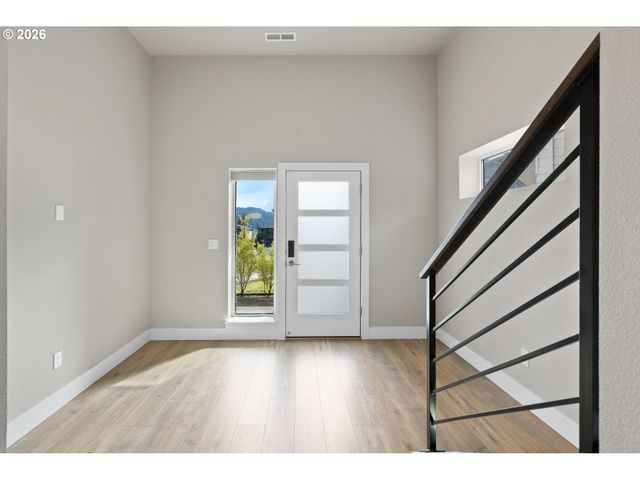 9985 Se ELDERBERRY St, Happy Valley, OR 97086