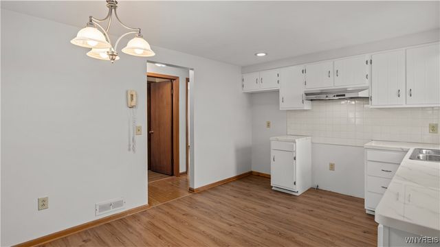 59 Cresthaven Drive, West Seneca, NY 14224