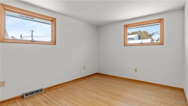 59 Cresthaven Drive, West Seneca, NY 14224