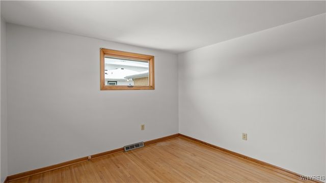 59 Cresthaven Drive, West Seneca, NY 14224