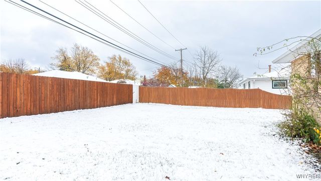 59 Cresthaven Drive, West Seneca, NY 14224