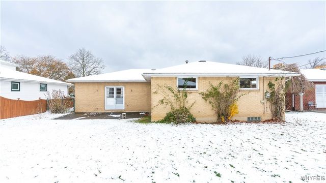 59 Cresthaven Drive, West Seneca, NY 14224