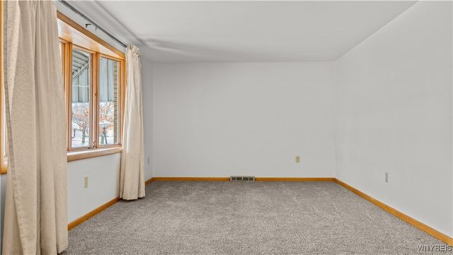 59 Cresthaven Drive, West Seneca, NY 14224