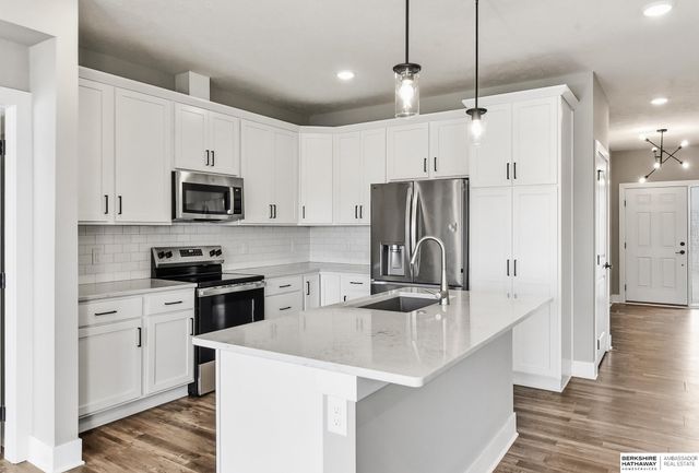 17510 Robin Drive, Omaha, NE 68136