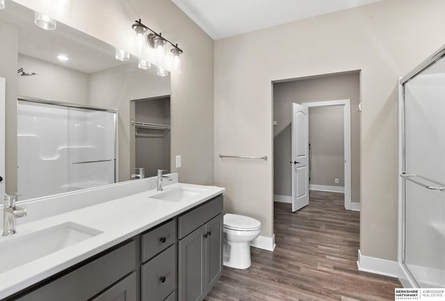 17510 Robin Drive, Omaha, NE 68136