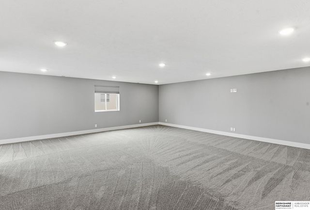 17510 Robin Drive, Omaha, NE 68136