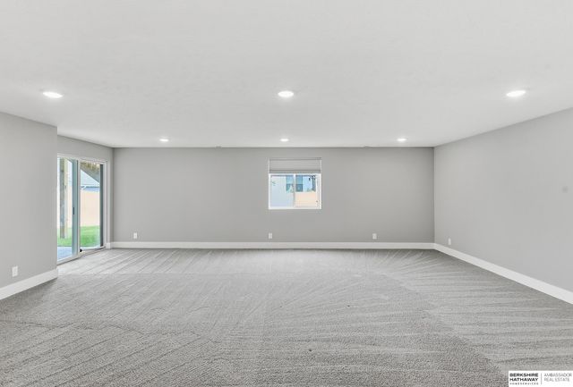 17510 Robin Drive, Omaha, NE 68136