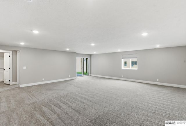 17510 Robin Drive, Omaha, NE 68136