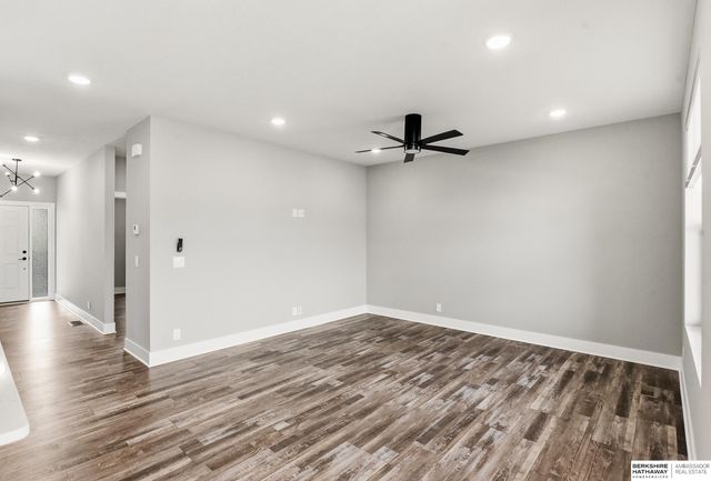 17510 Robin Drive, Omaha, NE 68136