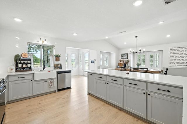 185 Quail Run Court, Decatur, TX 76234