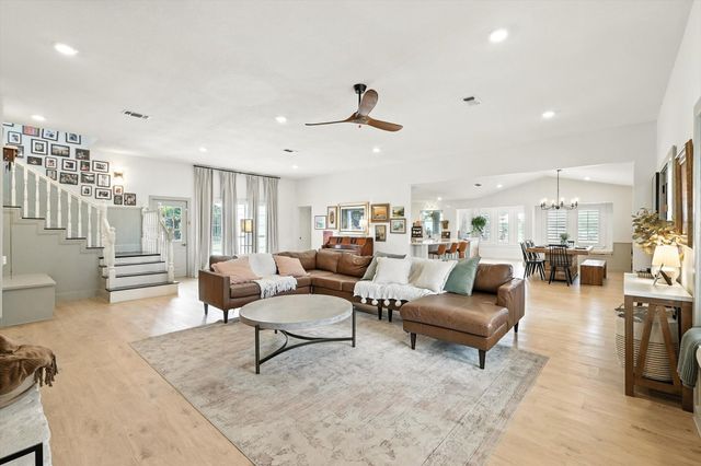 185 Quail Run Court, Decatur, TX 76234