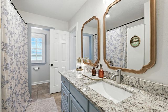 185 Quail Run Court, Decatur, TX 76234