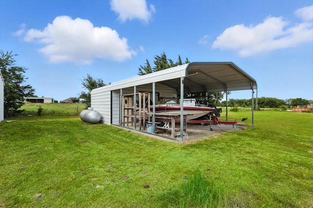 185 Quail Run Court, Decatur, TX 76234