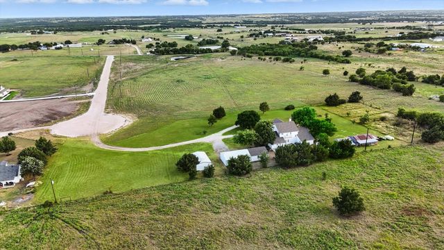 185 Quail Run Court, Decatur, TX 76234