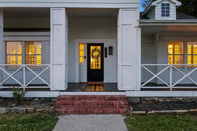 185 Quail Run Court, Decatur, TX 76234
