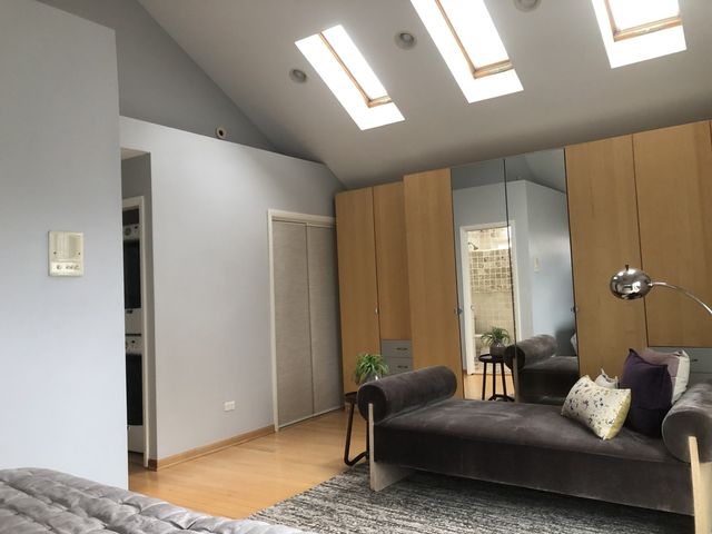 4114 N Bell Avenue, Chicago, IL 60618