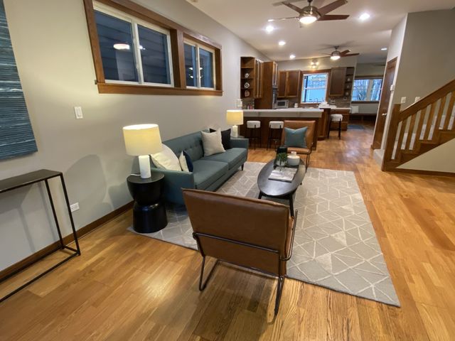 4114 N Bell Avenue, Chicago, IL 60618