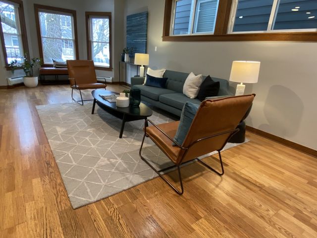 4114 N Bell Avenue, Chicago, IL 60618