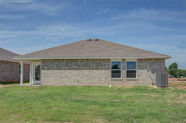 2325 S 28th Terrace, Chickasha, OK 73018