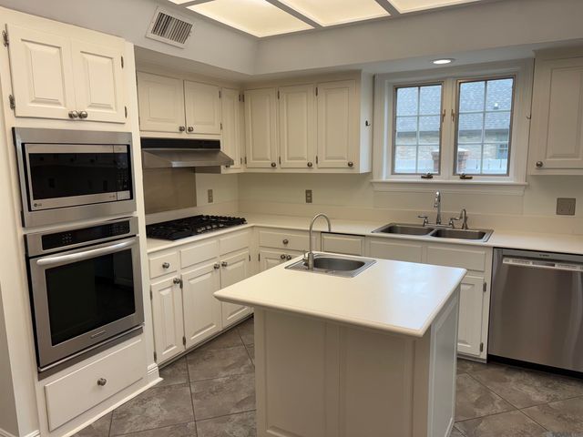 734 Woodview Ct, Baton Rouge, LA 70810