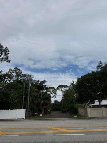 3630 S Haverhill, Greenacres, FL 33463