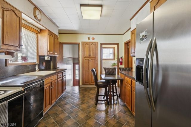 169 E 6Th St, Clifton City, NJ 07011