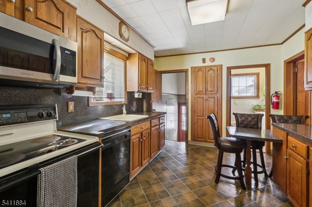 169 E 6Th St, Clifton City, NJ 07011