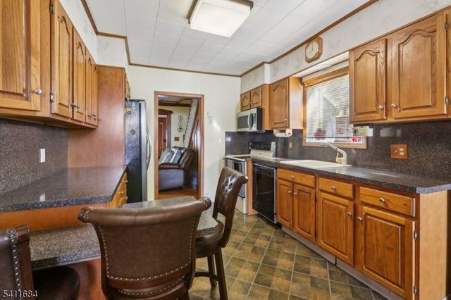 169 E 6Th St, Clifton City, NJ 07011