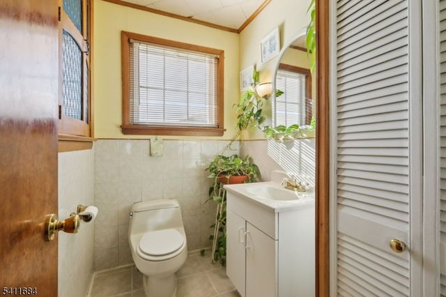 169 E 6Th St, Clifton City, NJ 07011