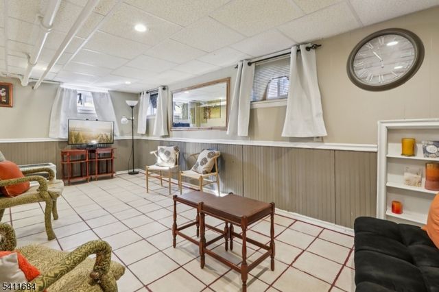 169 E 6Th St, Clifton City, NJ 07011