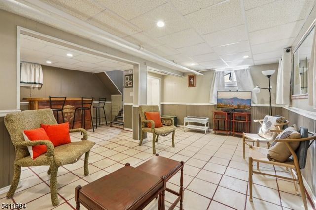 169 E 6Th St, Clifton City, NJ 07011