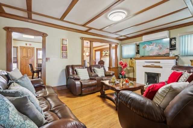 169 E 6Th St, Clifton City, NJ 07011