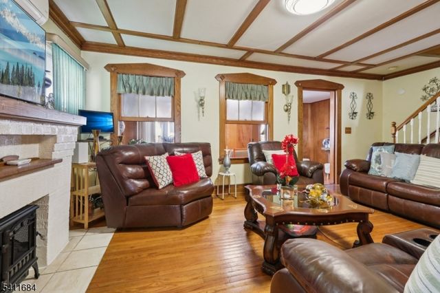 169 E 6Th St, Clifton City, NJ 07011